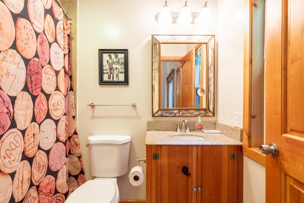 Vino Velo Retreat Redwoods Hot Tub Fire Table BBQ Game Room Fast WiFi Dog Friendly - photo 27