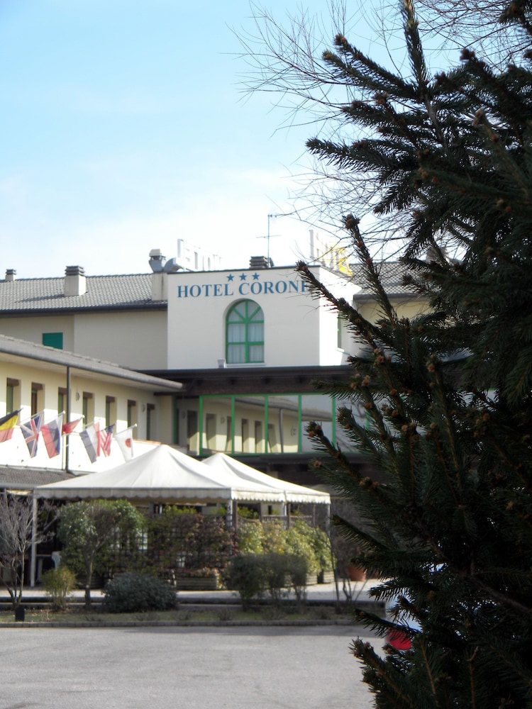 Hotel Corone pet-friendly hotel Caerano Di San Marco