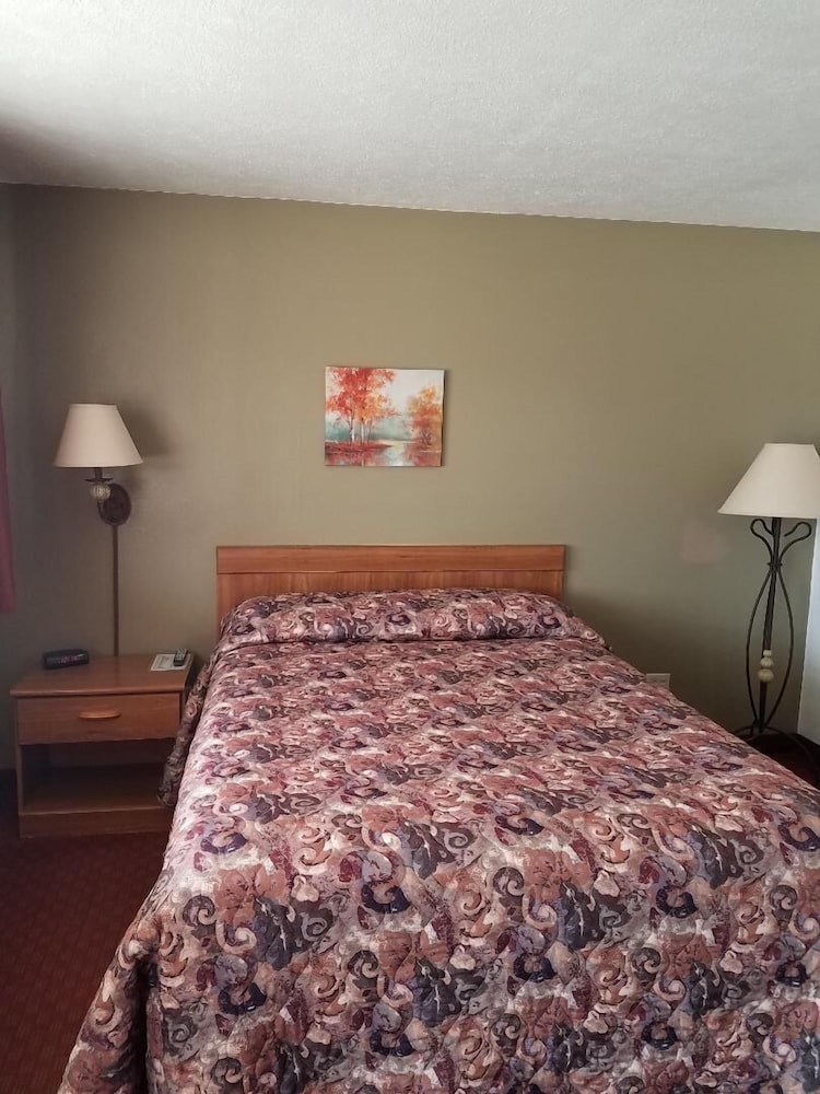 Raine Motel - photo 13