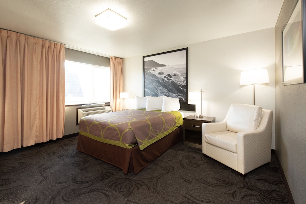 Super 8 by Wyndham Eureka - featured photo