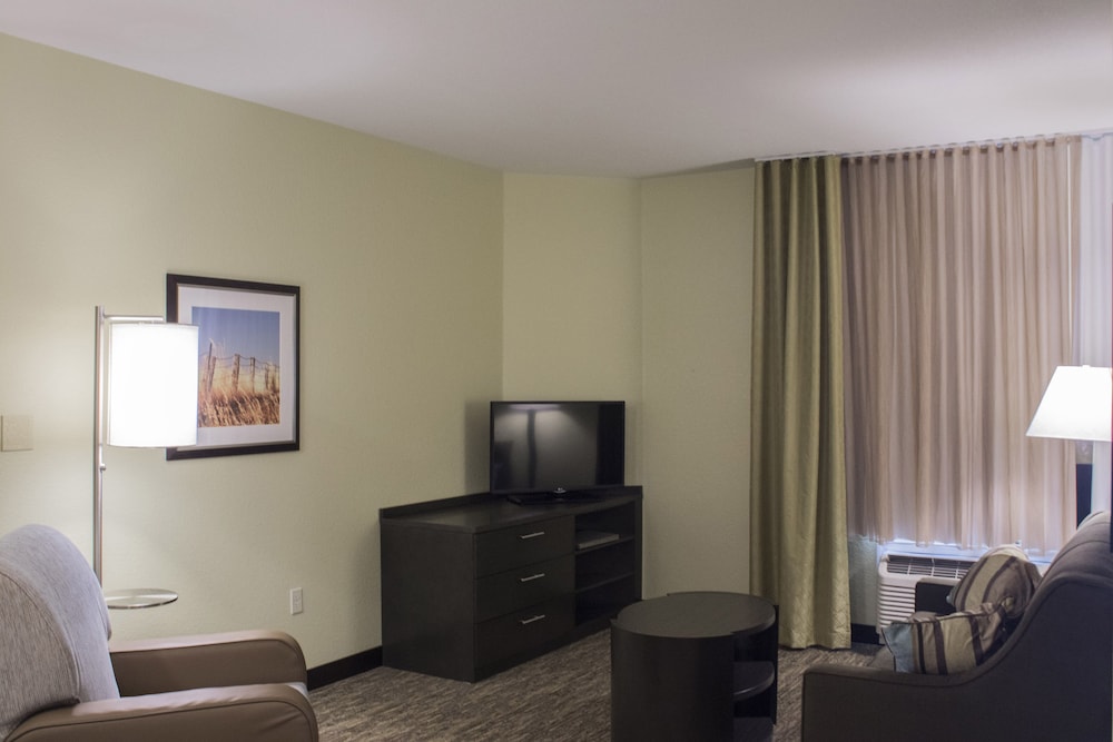 Candlewood Suites Bismarck by IHG - photo 6