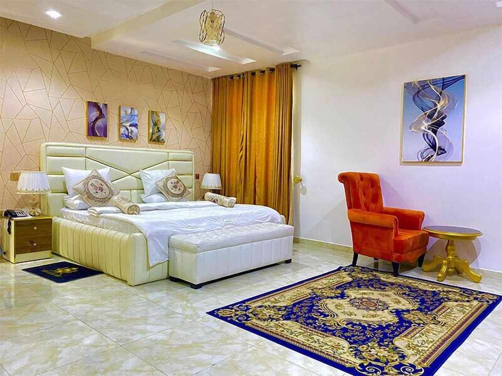 Hogis Luxury Hotel in Calabar, Nigeria