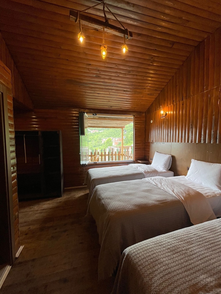 Karadeniz Kus Cenneti Otel — hotel in Arakli