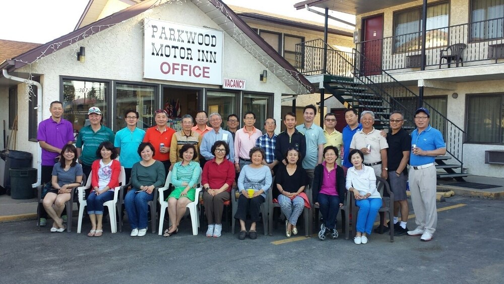 Parkwood Motor Inn — Sundre — photo 4