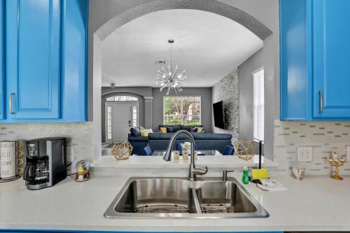Themed Luxury 6BR Getaway with Resort Amenities - photo 39