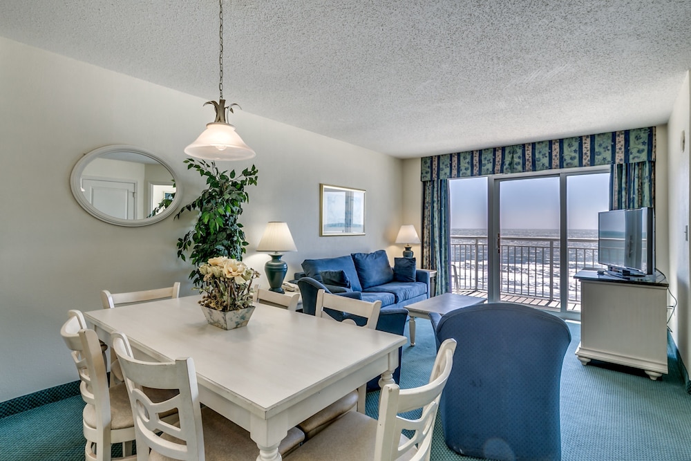 Watch Resort by Condo World - photo 10