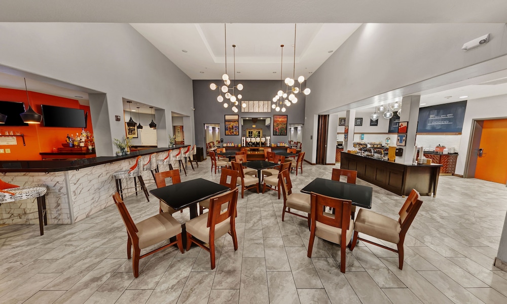 Hampton Inn Tropicana - photo 48