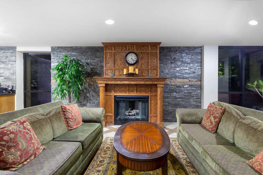 Baymont by Wyndham Elkhart - photo 7