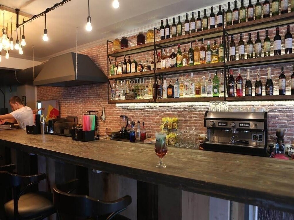Hotel Bar