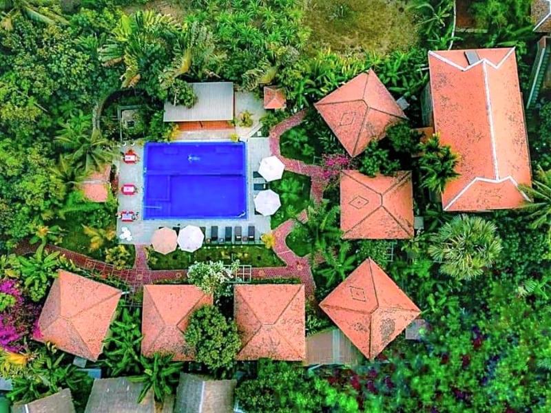 Au Cabaret Vert in Battambang, Cambodia