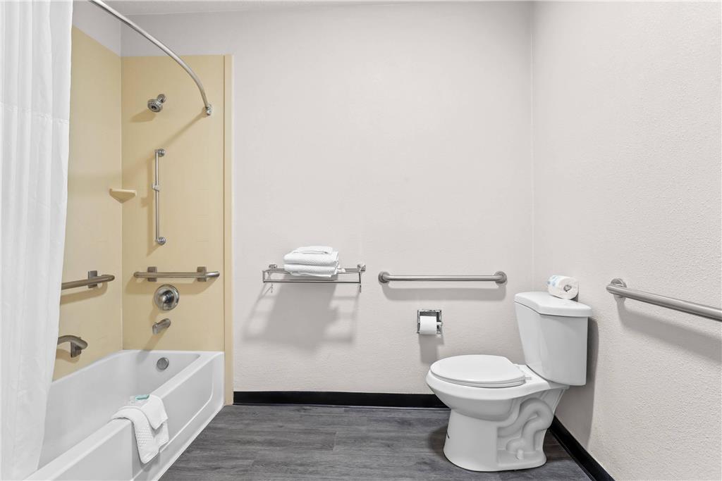 Quality Inn & Suites Albuquerque - photo 14