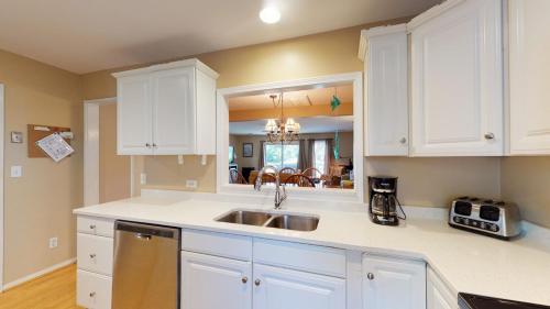 704 Queens Grant - photo 5