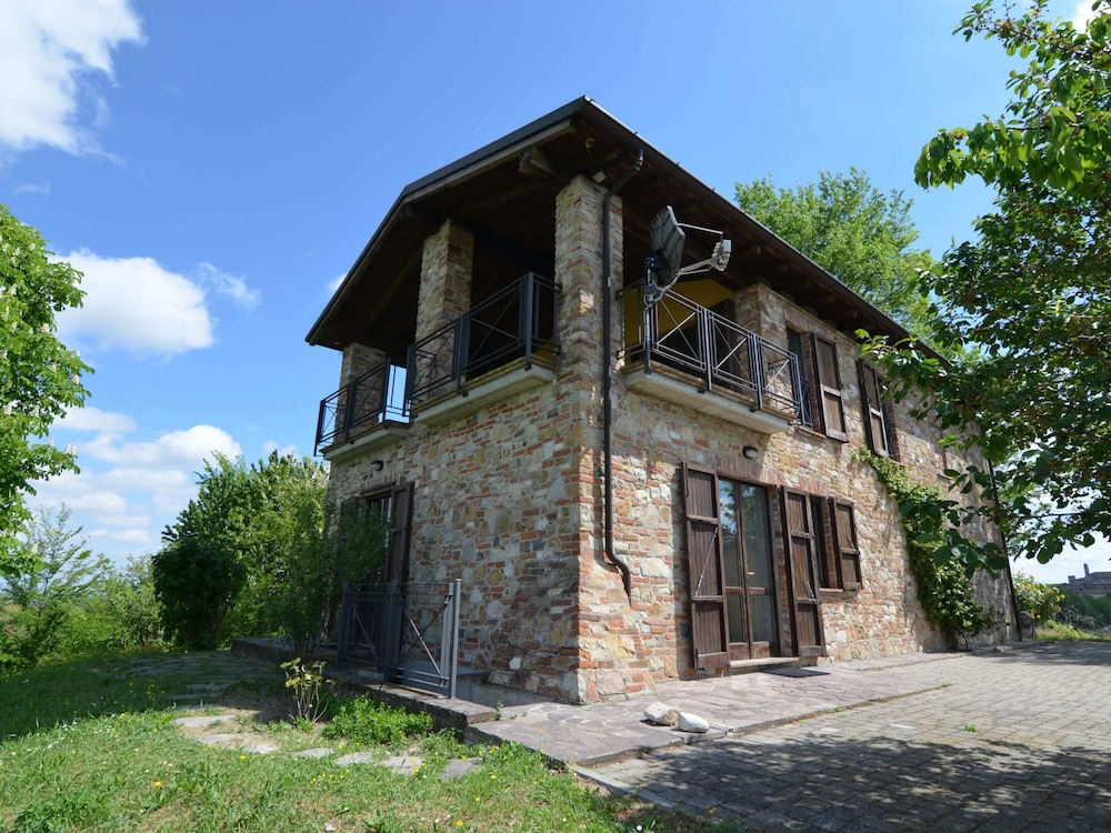 Belvilla by OYO Casa Magnano Ziano — 4-Star Luxury Hotel in Ziano Piacentino, Italy