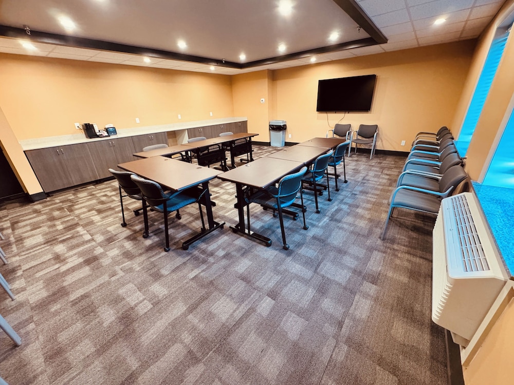 Hibbing Park Hotel & Suites - photo 13