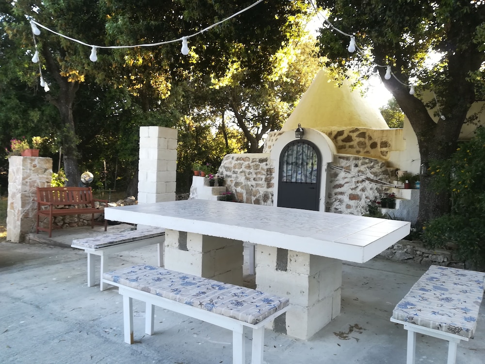 Trullo Alessandro e Villa Raffaela — 4-Star Luxury Hotel in San Vito Dei Normanni, Italy