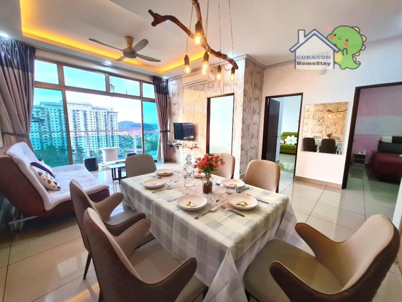 Palazio 3 bedroom balcony lake view high floor — 4-Star Luxury Hotel in Johor Bahru, Malaysia
