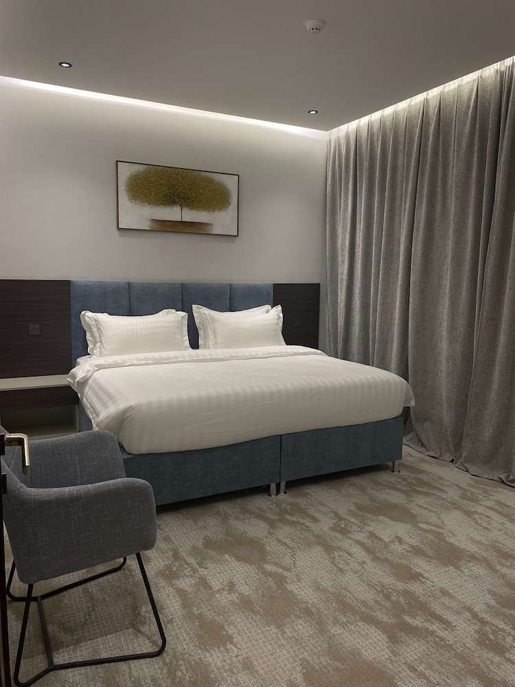 Qimam Park Hotel 9 — 4-Star Luxury Hotel in Riyadh, Saudi Arabia