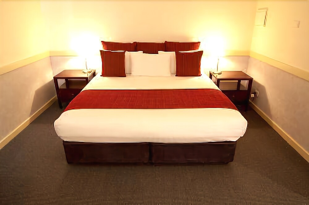 Hawkesbury Race Club Motel — 4-Star Luxury Hotel in Windsor, Australia