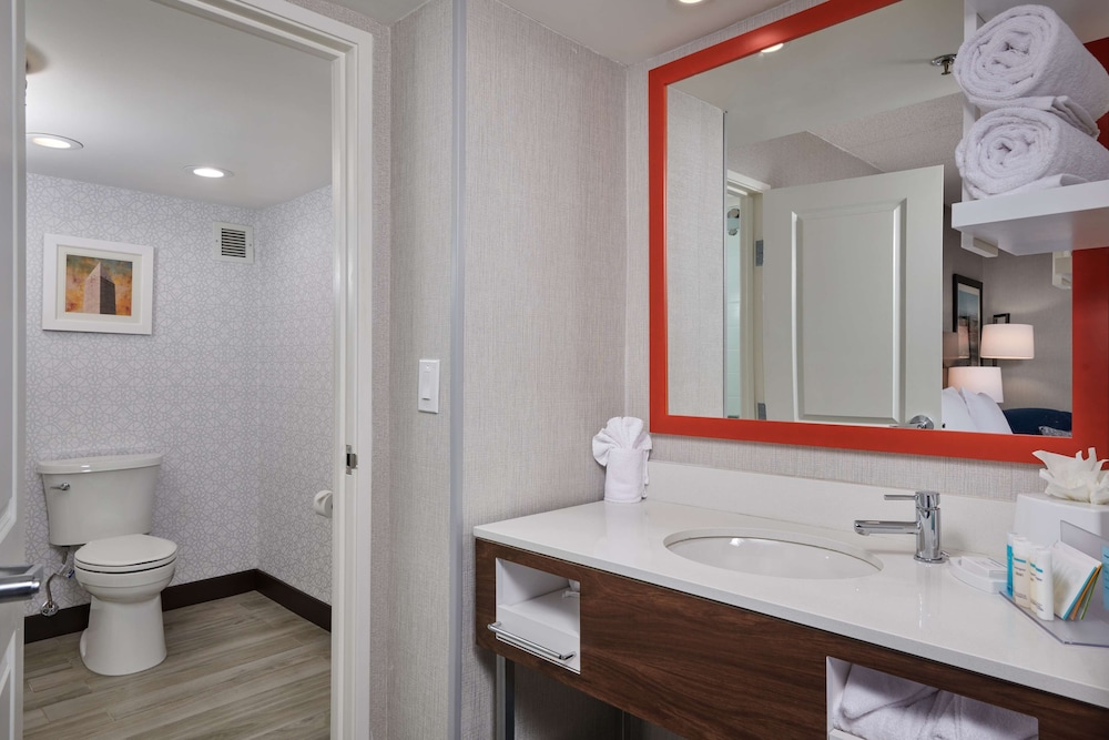 Hampton Inn Fairfax City - photo 28