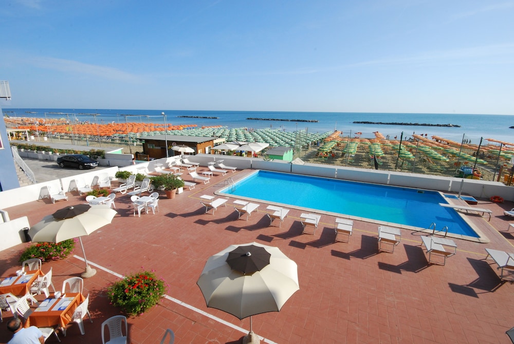 Hotel Embassy Pesaro in Pesaro, Italy