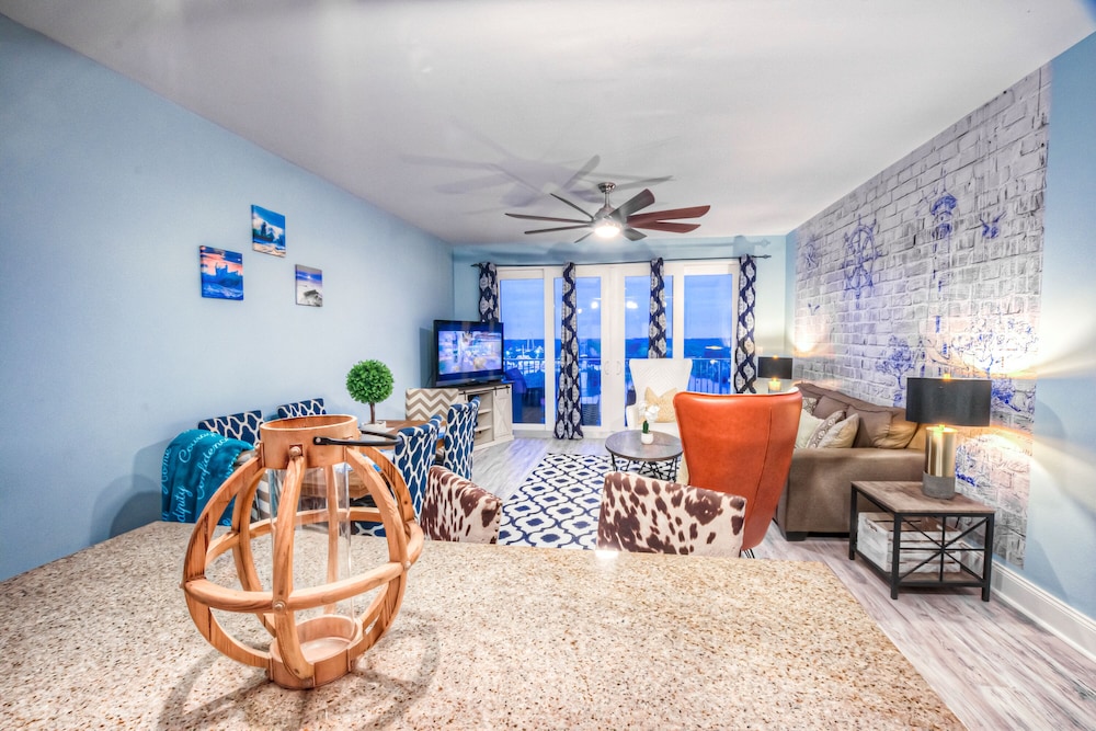 Laketown Wharf Resort by Aneliya's Rentals - photo 478