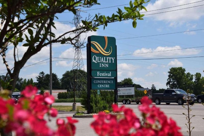 Festival Courtyard Inn in Stratford, Canada