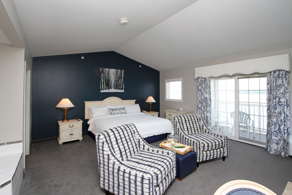 Bay Pointe Inn - photo 6