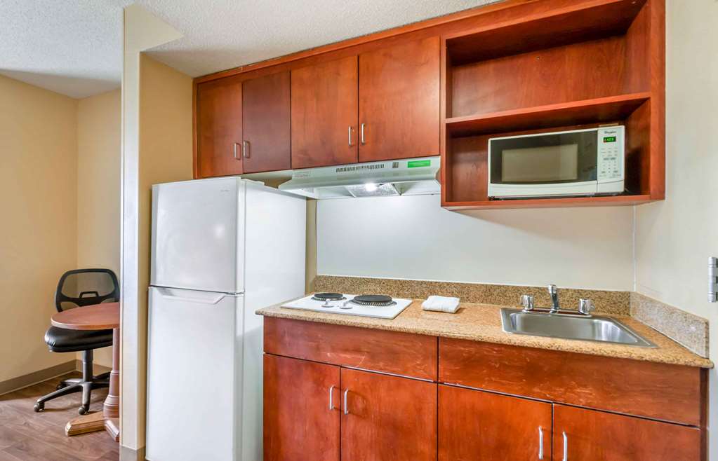 Extended Stay America Suites Chesapeake Greenbrier Circle - photo 17