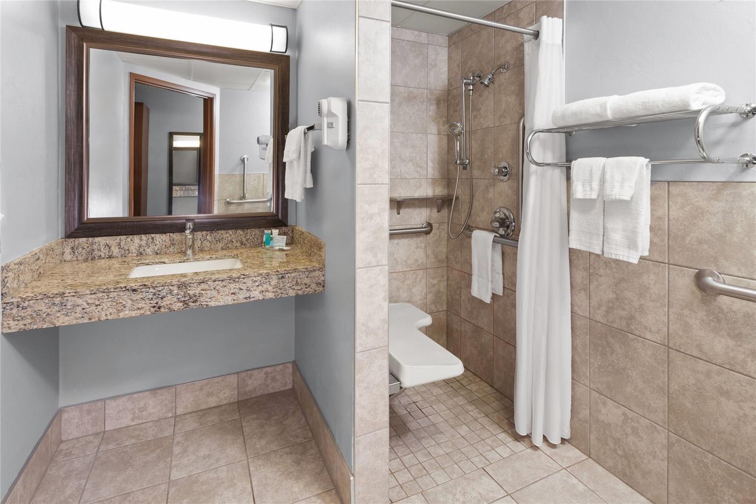 AmericInn by Wyndham Green Bay West - photo 13