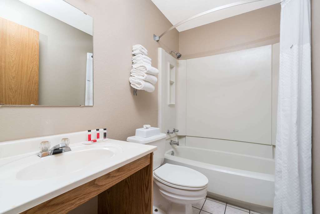 Super 8 by Wyndham St. Cloud - photo 5