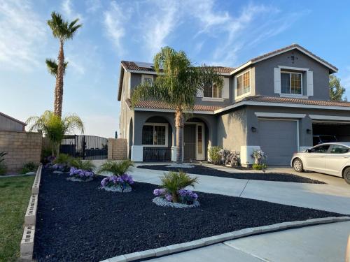 Beautiful City Lights and Mountain Views — hotel in Menifee