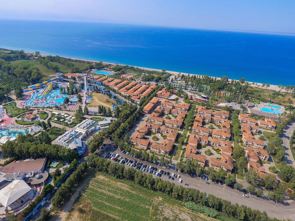 Futura Club Itaca Nausicaa — 4-Star Luxury Hotel in Rossano, Italy
