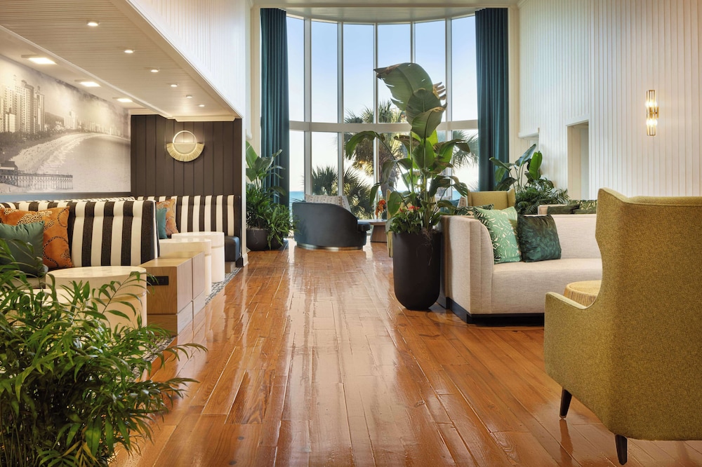 Hampton Inn & Suites Myrtle Beach Oceanfront - photo 2