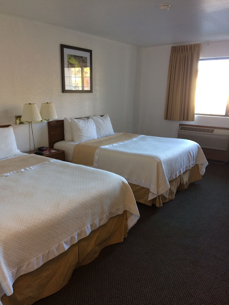 Days Inn by Wyndham West Rapid City - photo 5