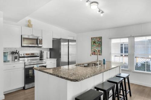 Dockside Retreat - last minute hotel in Panama City Beach