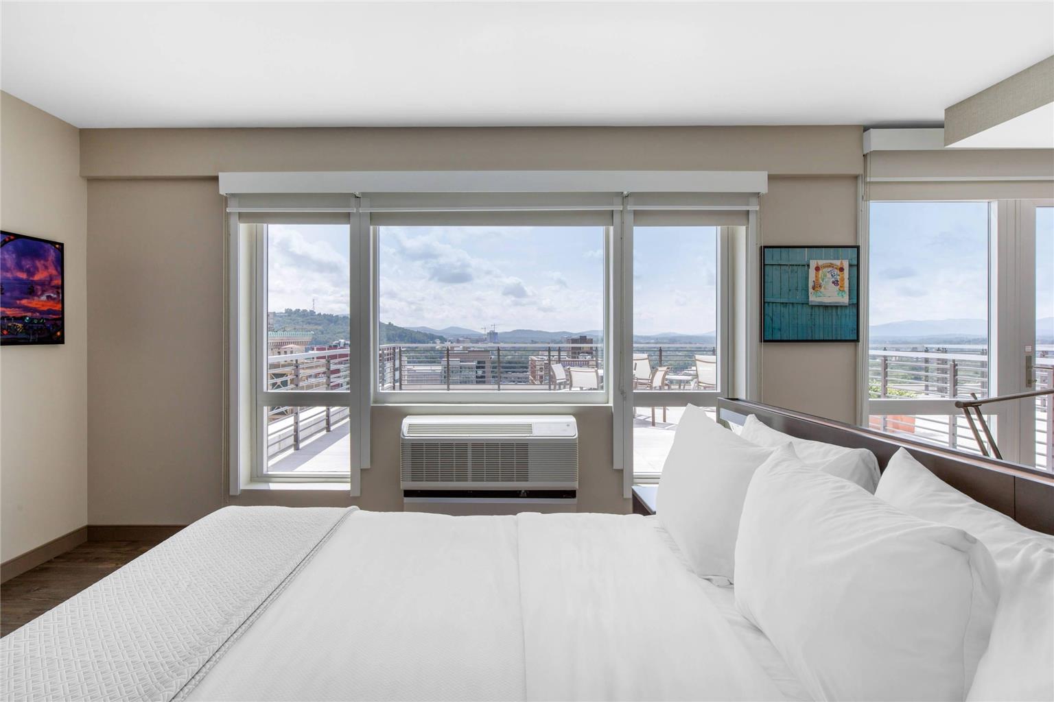 Cambria Hotel Downtown Asheville - photo 20