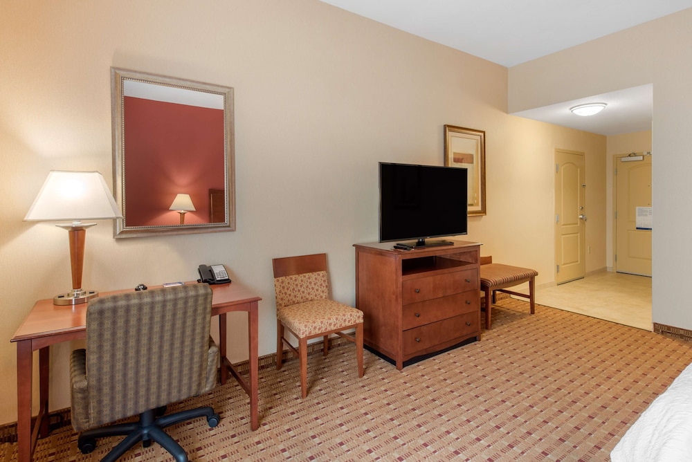Hampton Inn & Suites Arcata - photo 33
