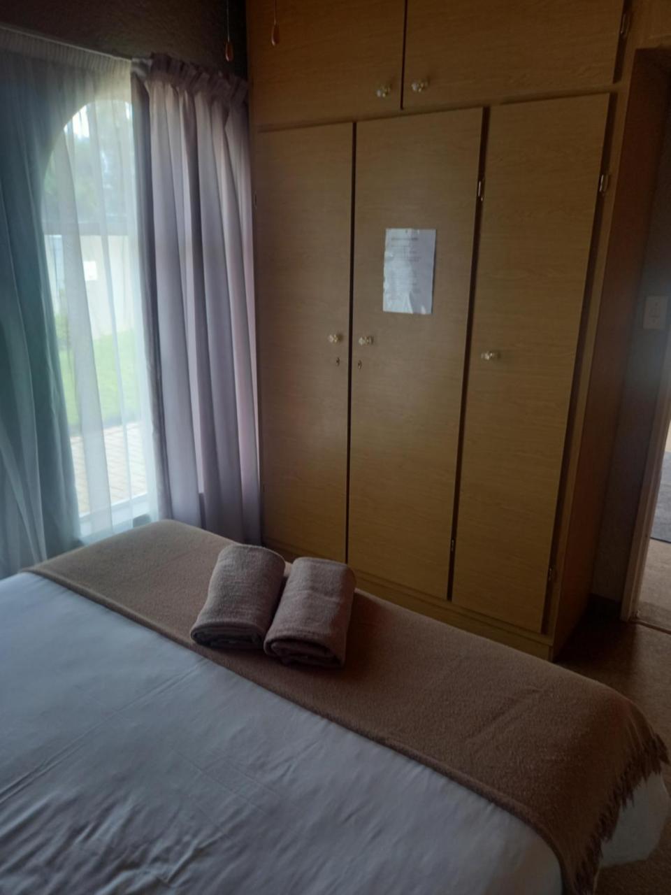Hello Honey - carbon neutral hotel in Kimberley