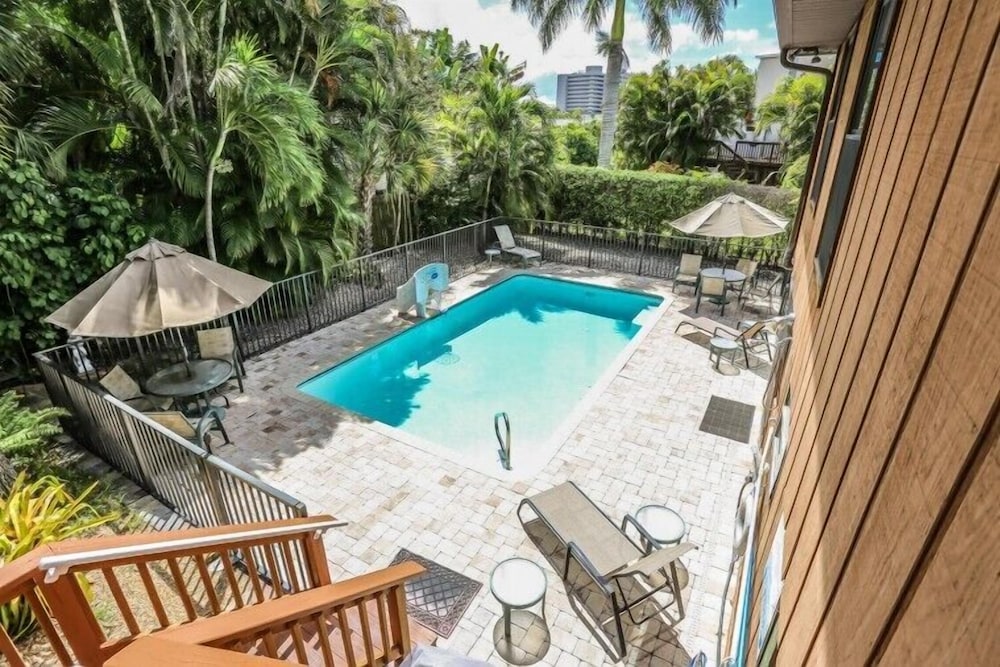 210 Miramar - photo 19