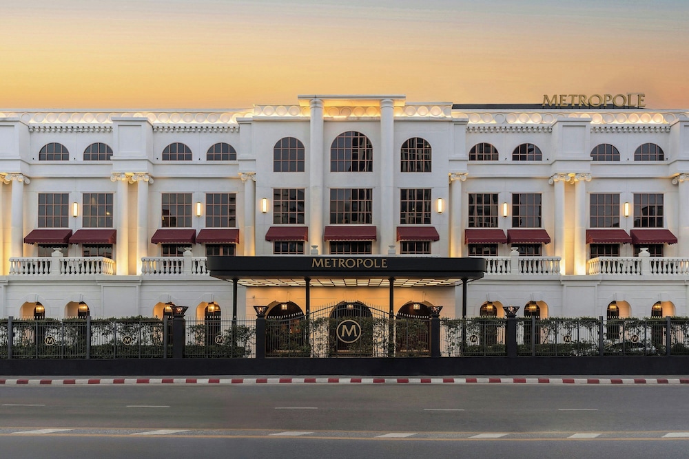 Metropole Bangkok a Tribute Portfolio Hotel by Marriott