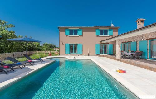 Desire in Unknown City, Croatia