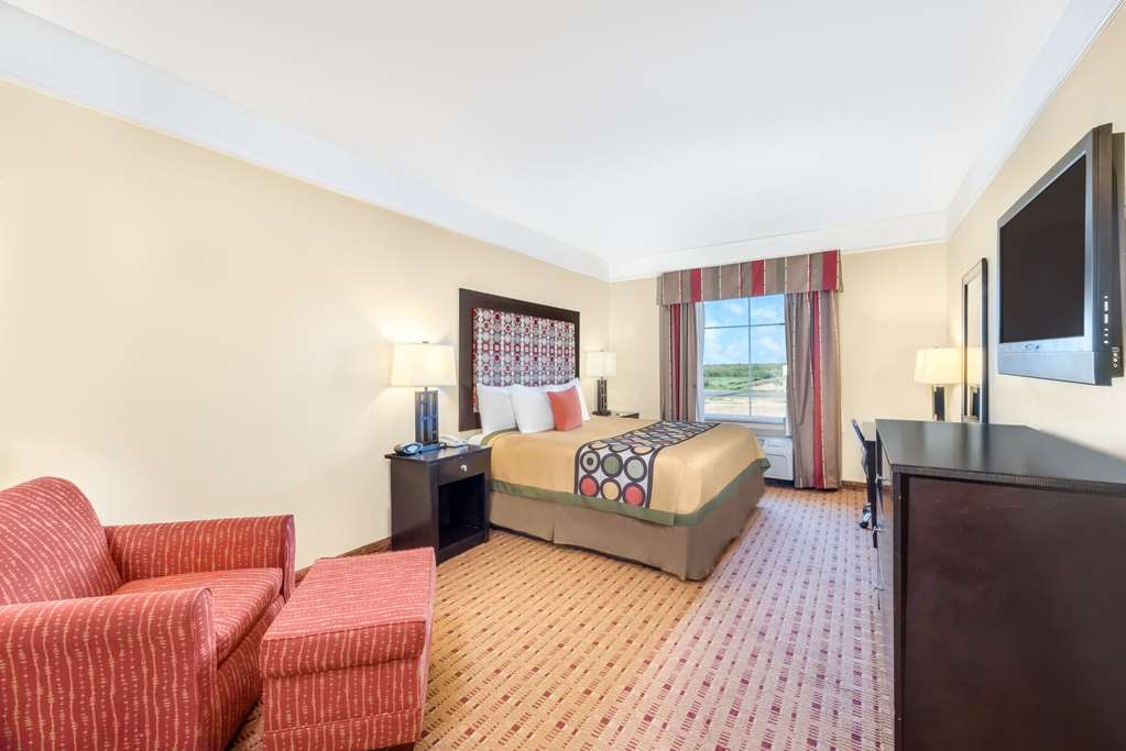 Super 8 by Wyndham Hidalgo McAllen Area - photo 10