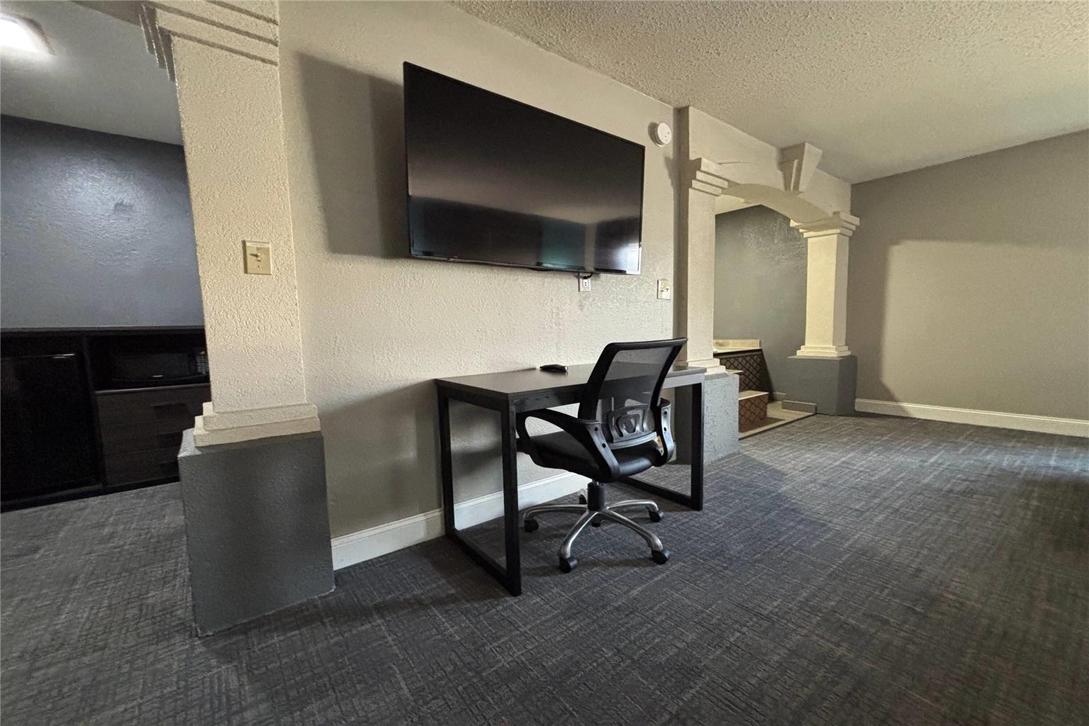 Super 8 by Wyndham Belleville St. Louis Area - photo 13