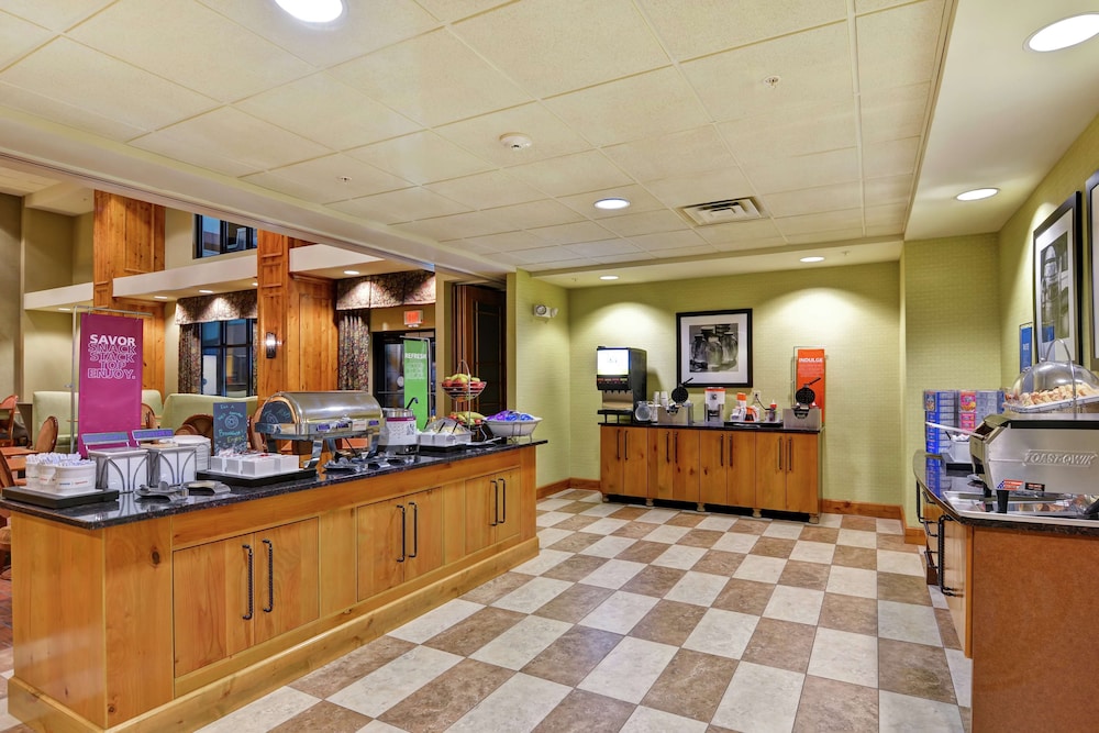 Hampton Inn and Suites New Hartford Utica - photo 34