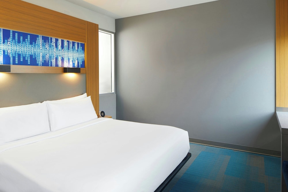 Aloft Austin at The Domain - photo 13