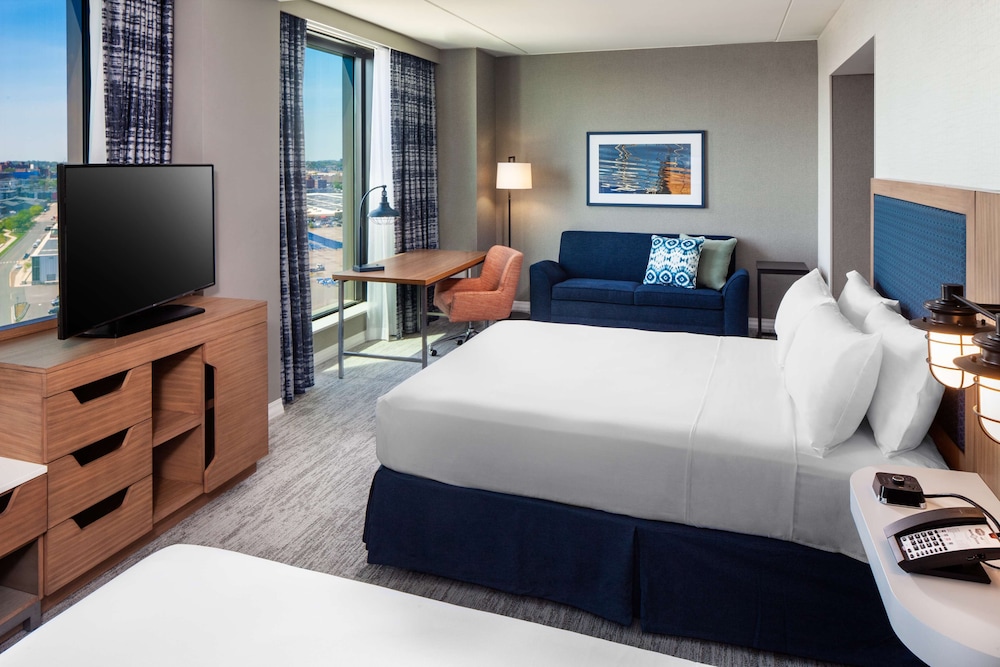 Hampton Inn Boston Seaport District - photo 8
