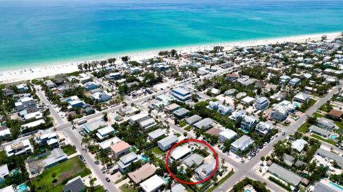 Coastal Cottage — 4-Star Luxury Hotel in Anna Maria, United States