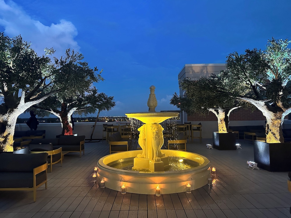 Chez Hotel Arlington Heights - photo 52