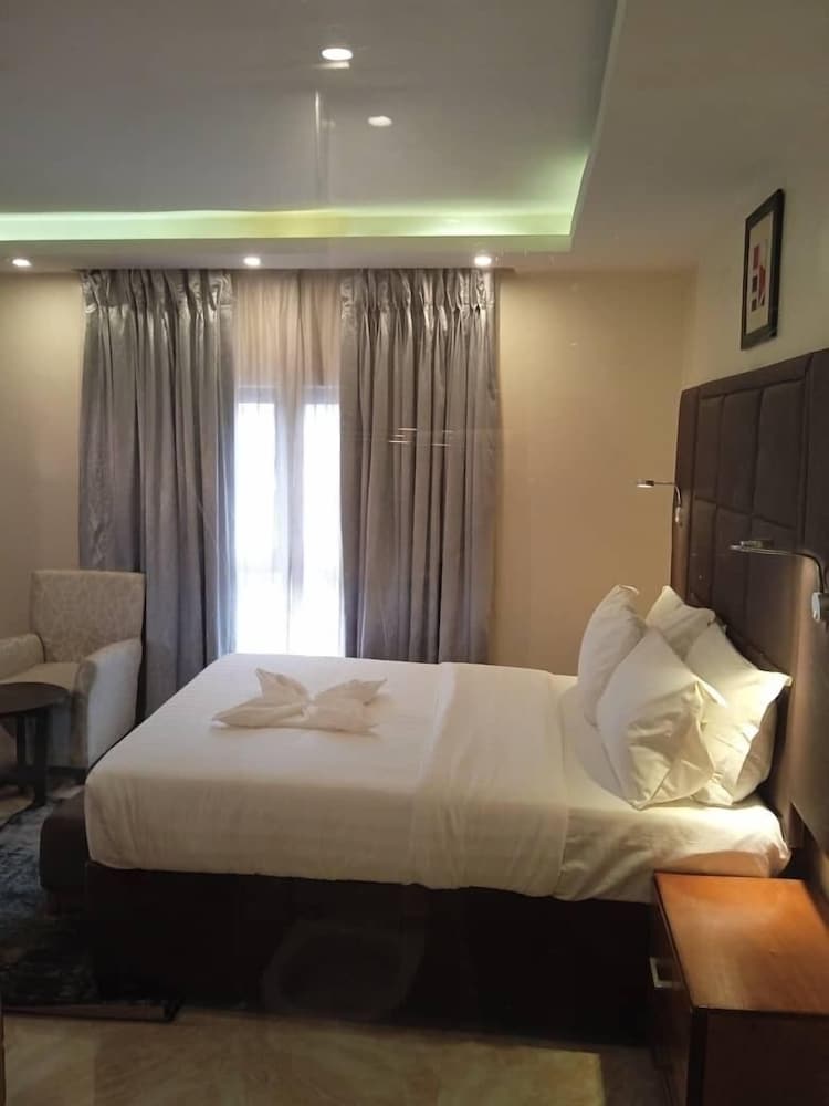 Mulligan Hotel — Lagos — photo 5