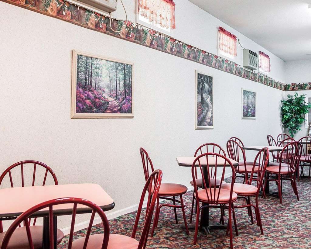 Econo Lodge Jefferson City - photo 27